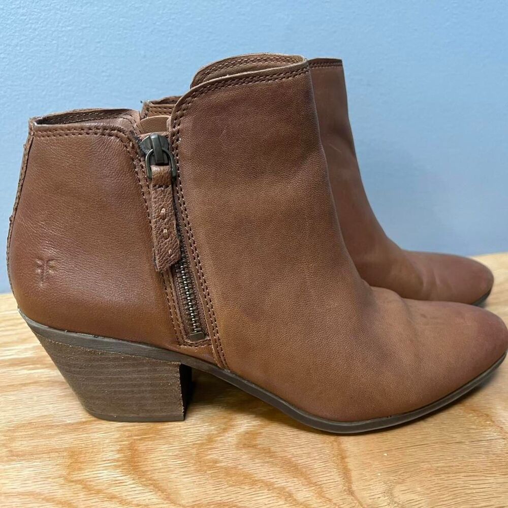 Frye Leather Ankle Booties Brown Western Zip Heeled Boots Women’s 9.5